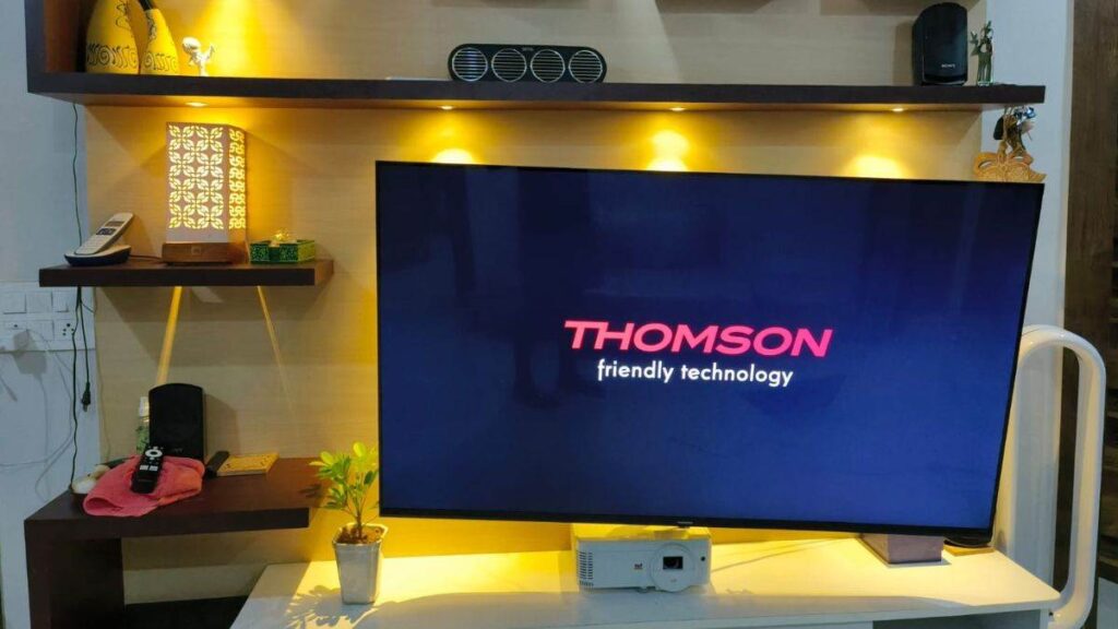 Thomson TV With QLED 15 inch Display Smart TV Review - Big Screen On A Budget